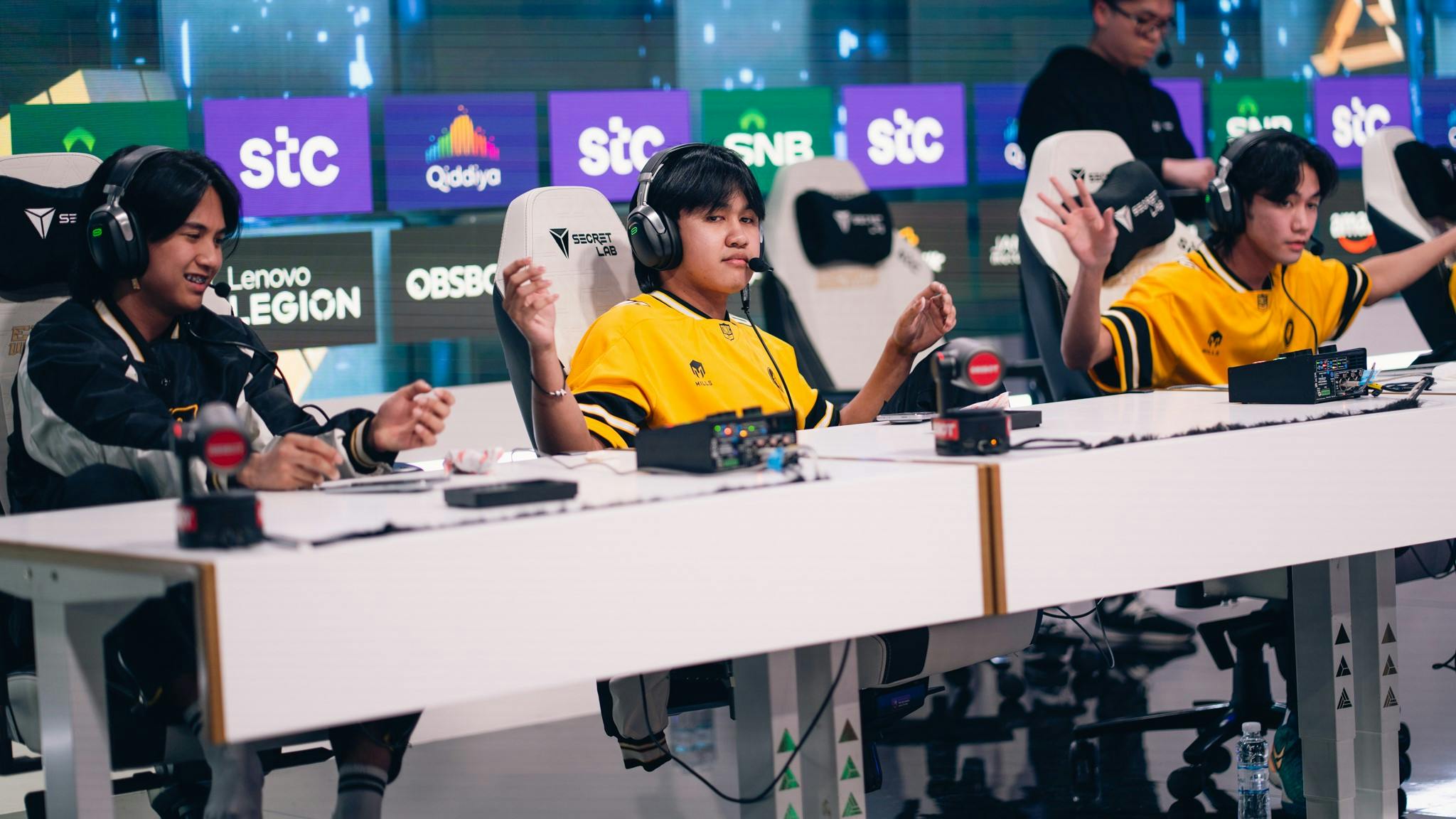 ONIC Philippines falters in MSC 2025 opener vs Aurora Türkiye